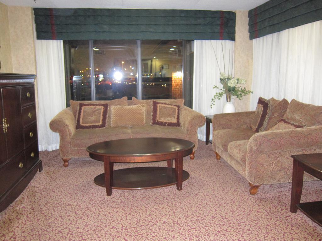 Comfort Inn Meadowvale Миссиссага Экстерьер фото