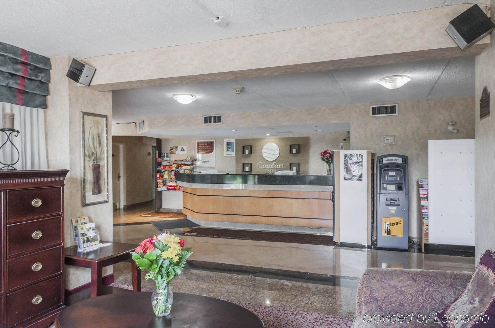Comfort Inn Meadowvale Миссиссага Экстерьер фото
