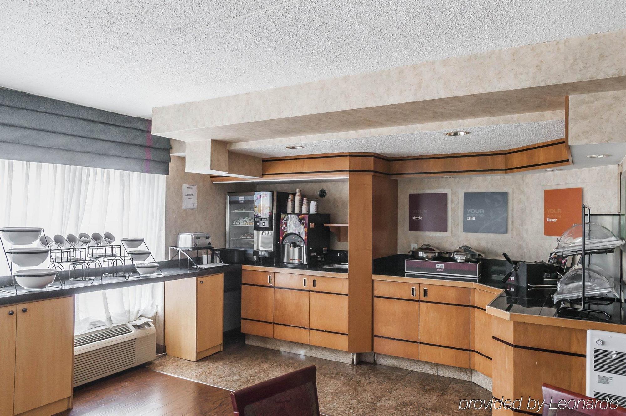 Comfort Inn Meadowvale Миссиссага Экстерьер фото