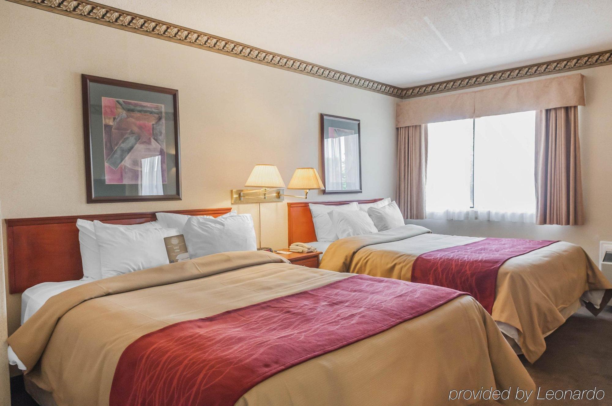 Comfort Inn Meadowvale Миссиссага Экстерьер фото