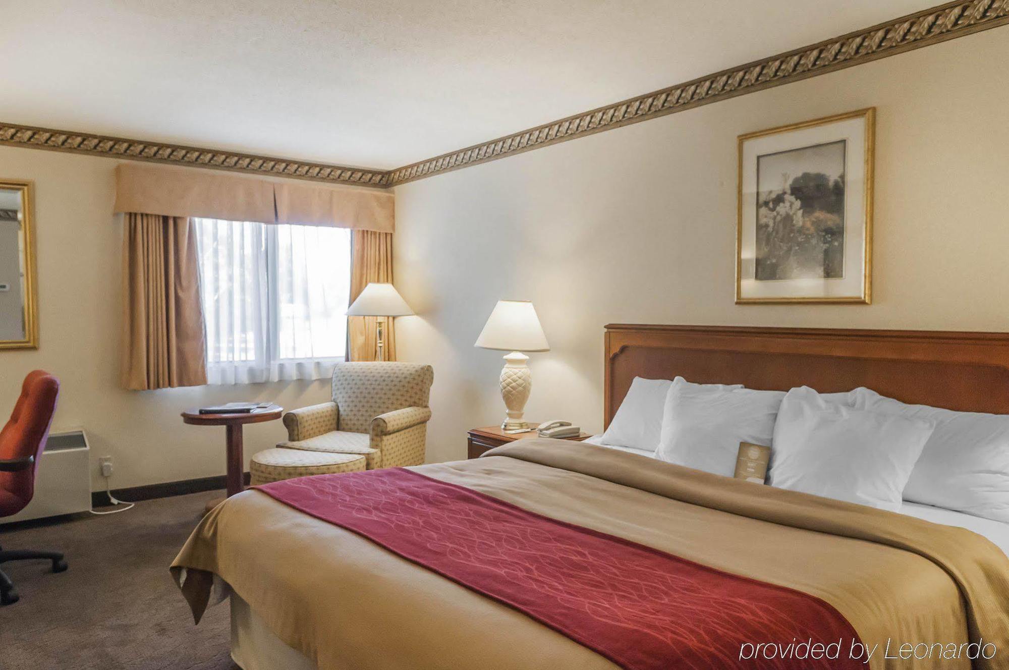 Comfort Inn Meadowvale Миссиссага Экстерьер фото